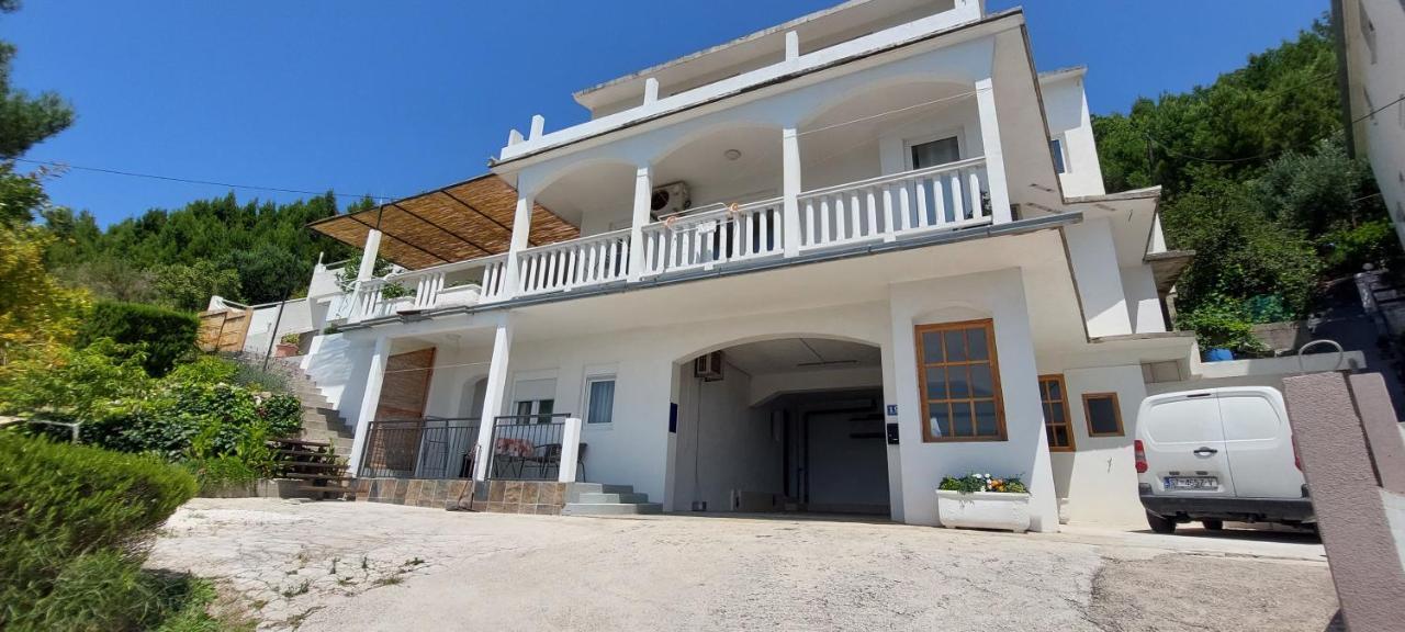 Apartments Dana Omiš Exterior foto